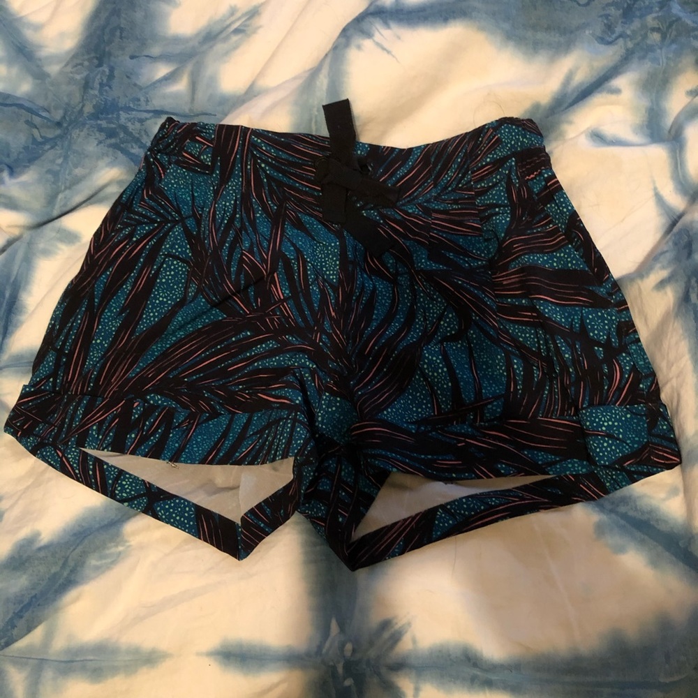lululemon spring breakaway shorts